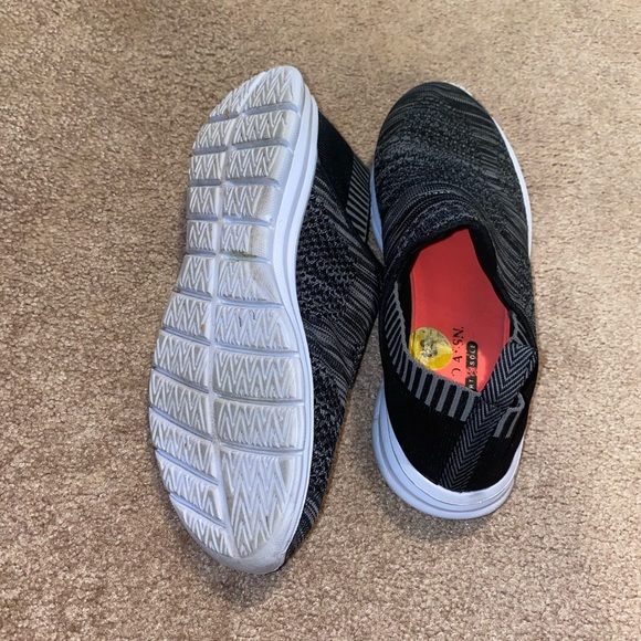 Shoes - Picture 4 of 4